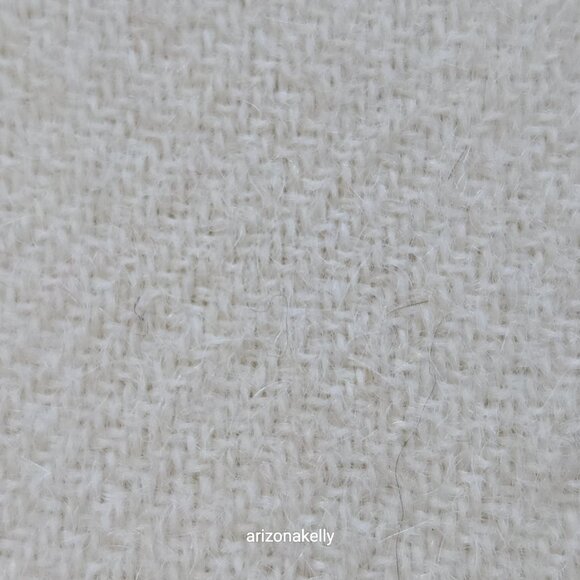 NWOT 100% Baby Alpaca Ivory Scarf Fringe - Picture 9 of 9